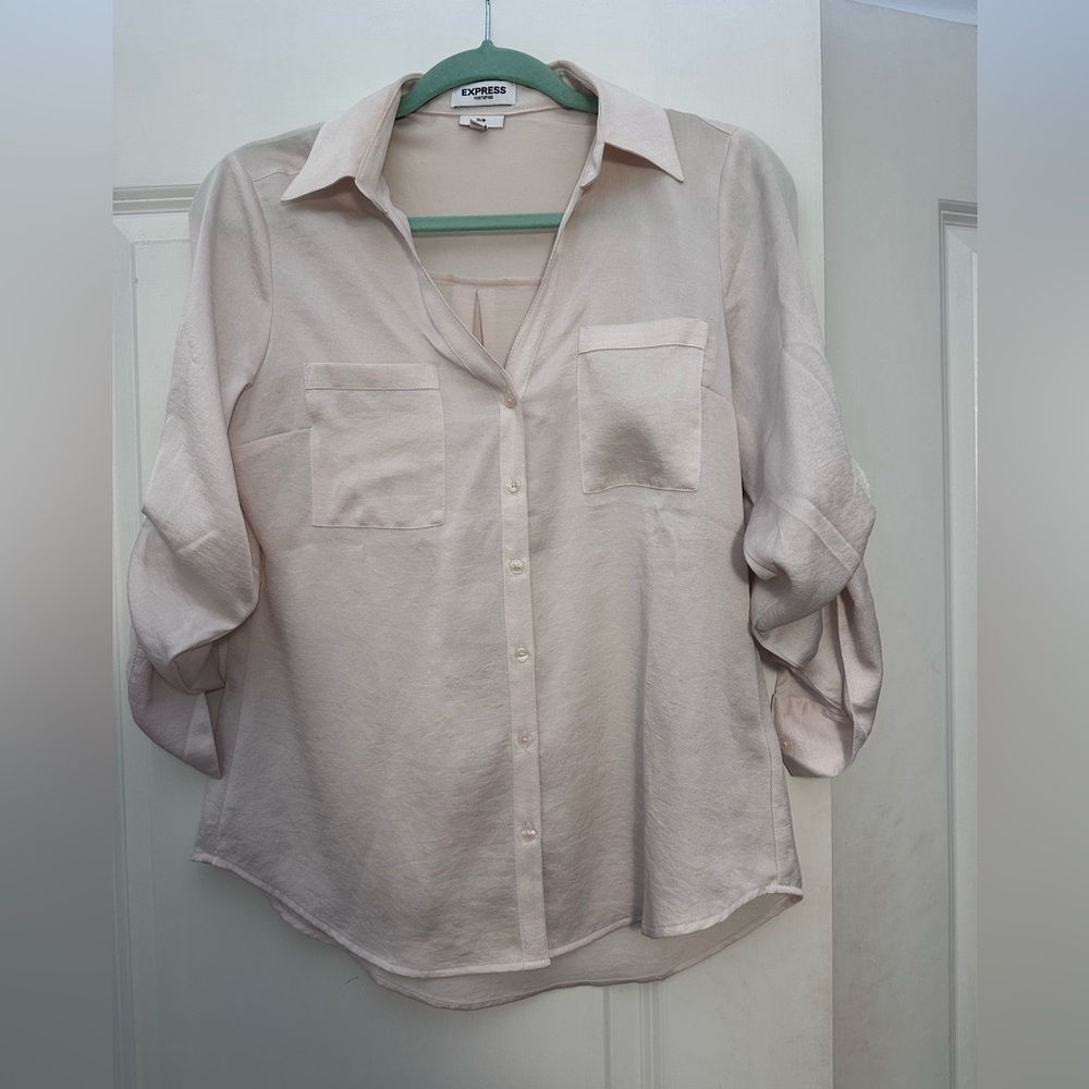 Express quarter sleeve blouse size small. never worn before